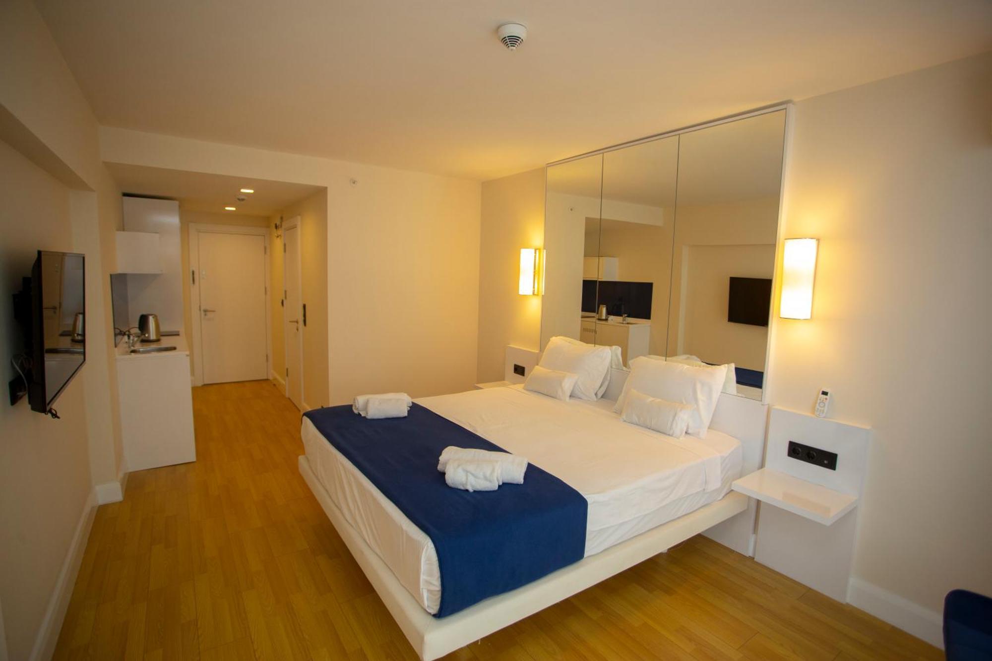 Luxsor & Gorgeous Sea Vlews Apartment Батуми Екстериор снимка