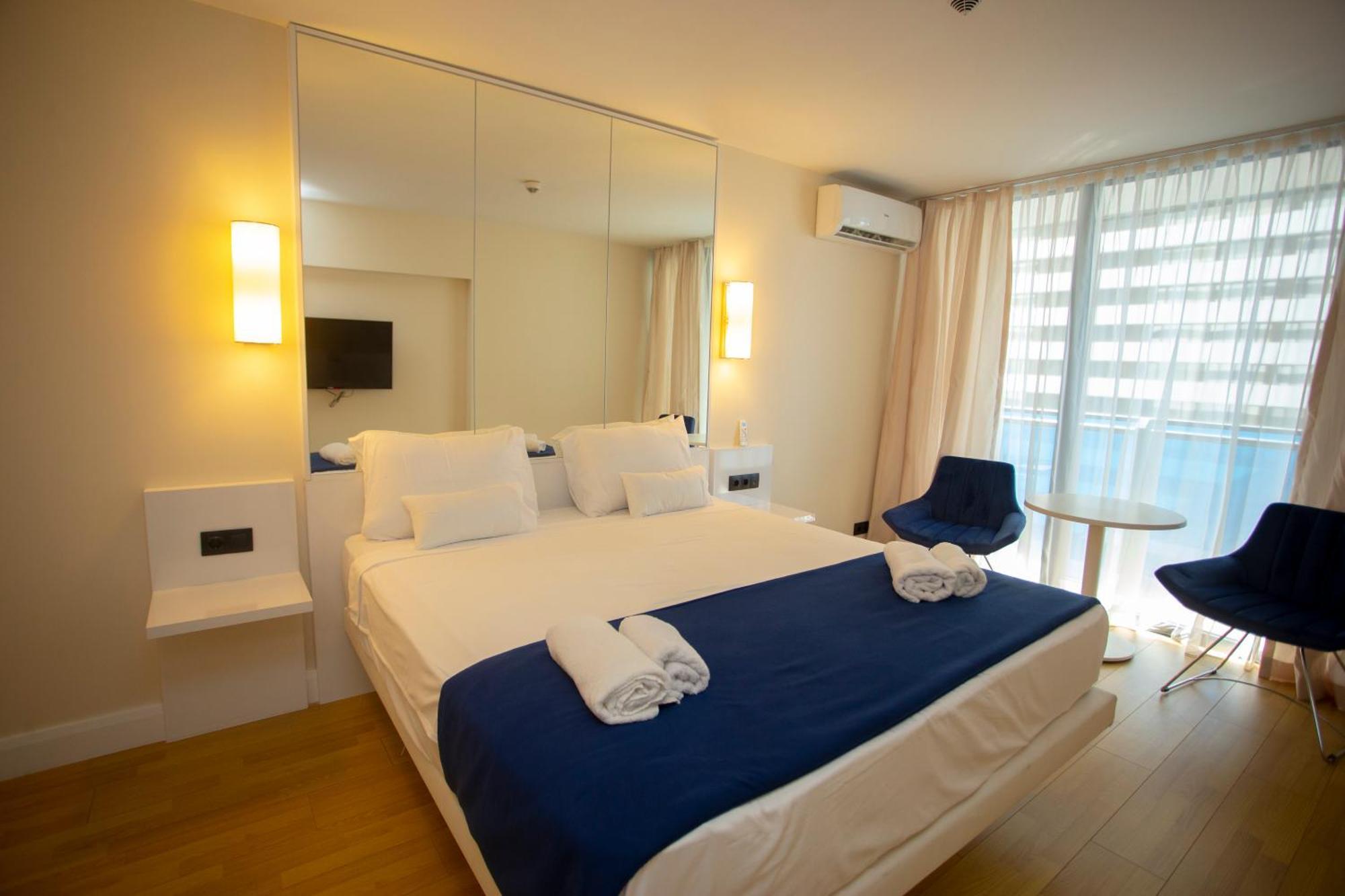Luxsor & Gorgeous Sea Vlews Apartment Батуми Екстериор снимка