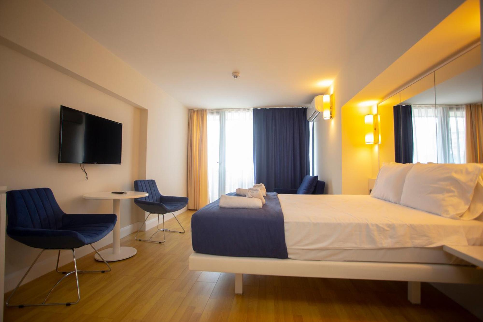 Luxsor & Gorgeous Sea Vlews Apartment Батуми Екстериор снимка
