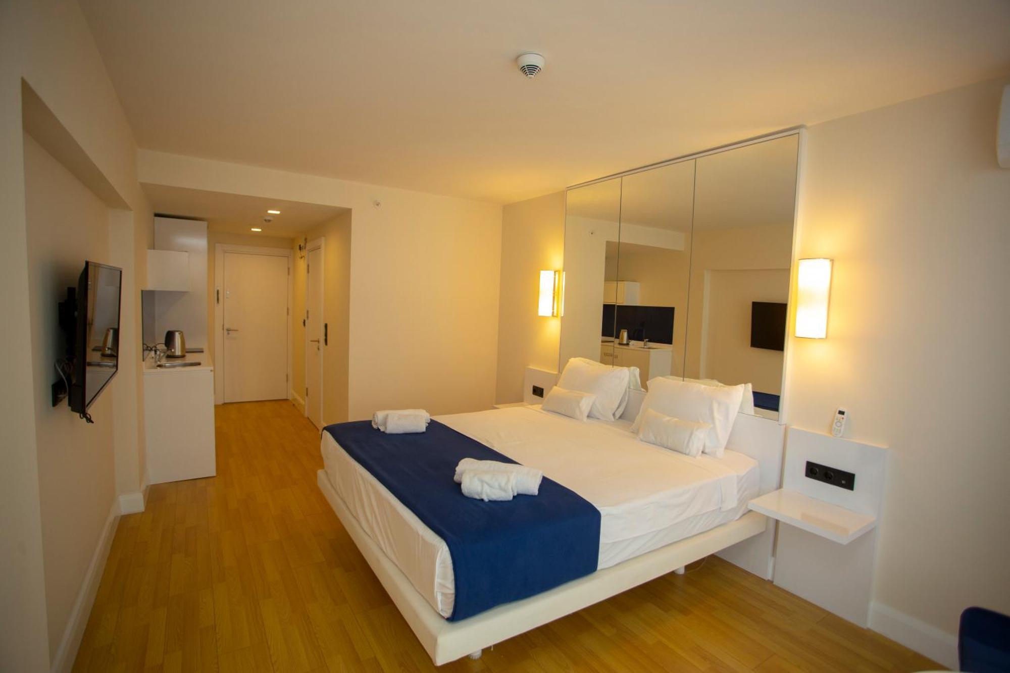 Luxsor & Gorgeous Sea Vlews Apartment Батуми Екстериор снимка