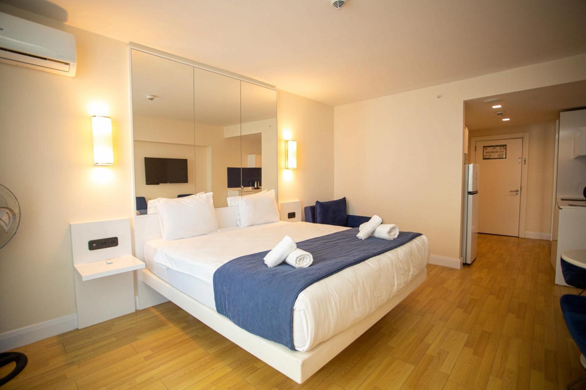 Luxsor & Gorgeous Sea Vlews Apartment Батуми Екстериор снимка