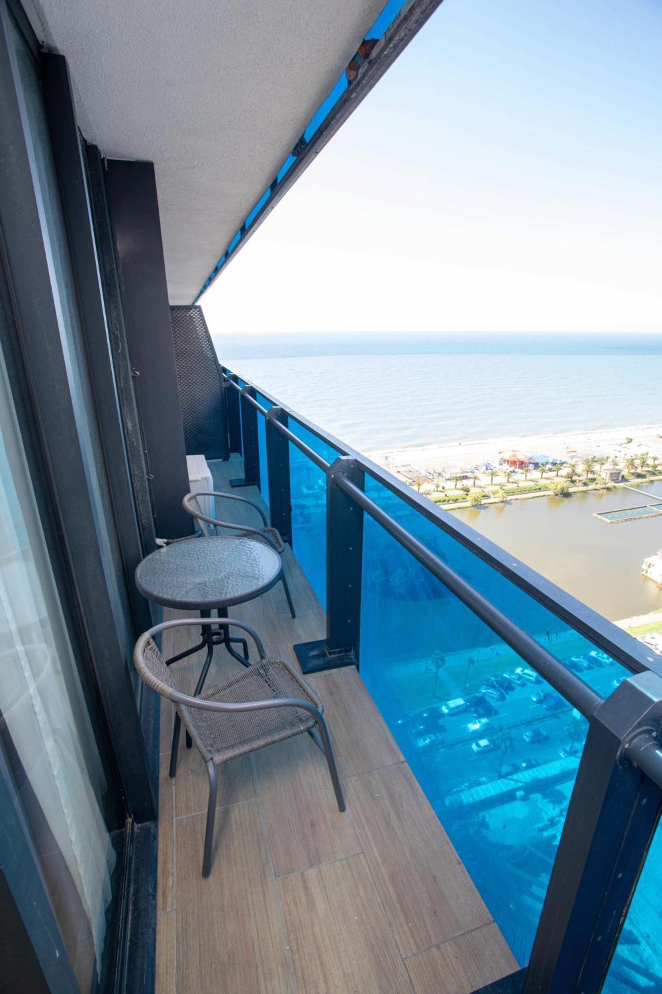 Luxsor & Gorgeous Sea Vlews Apartment Батуми Екстериор снимка