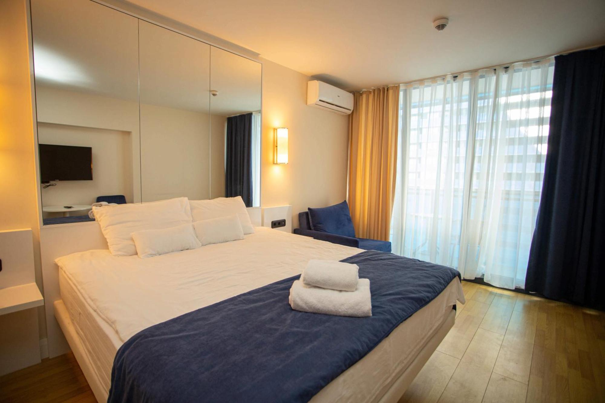 Luxsor & Gorgeous Sea Vlews Apartment Батуми Екстериор снимка