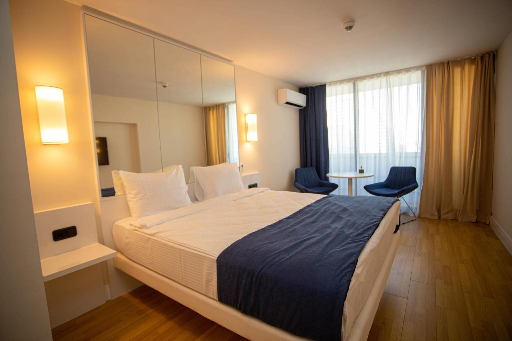 Luxsor & Gorgeous Sea Vlews Apartment Батуми Екстериор снимка