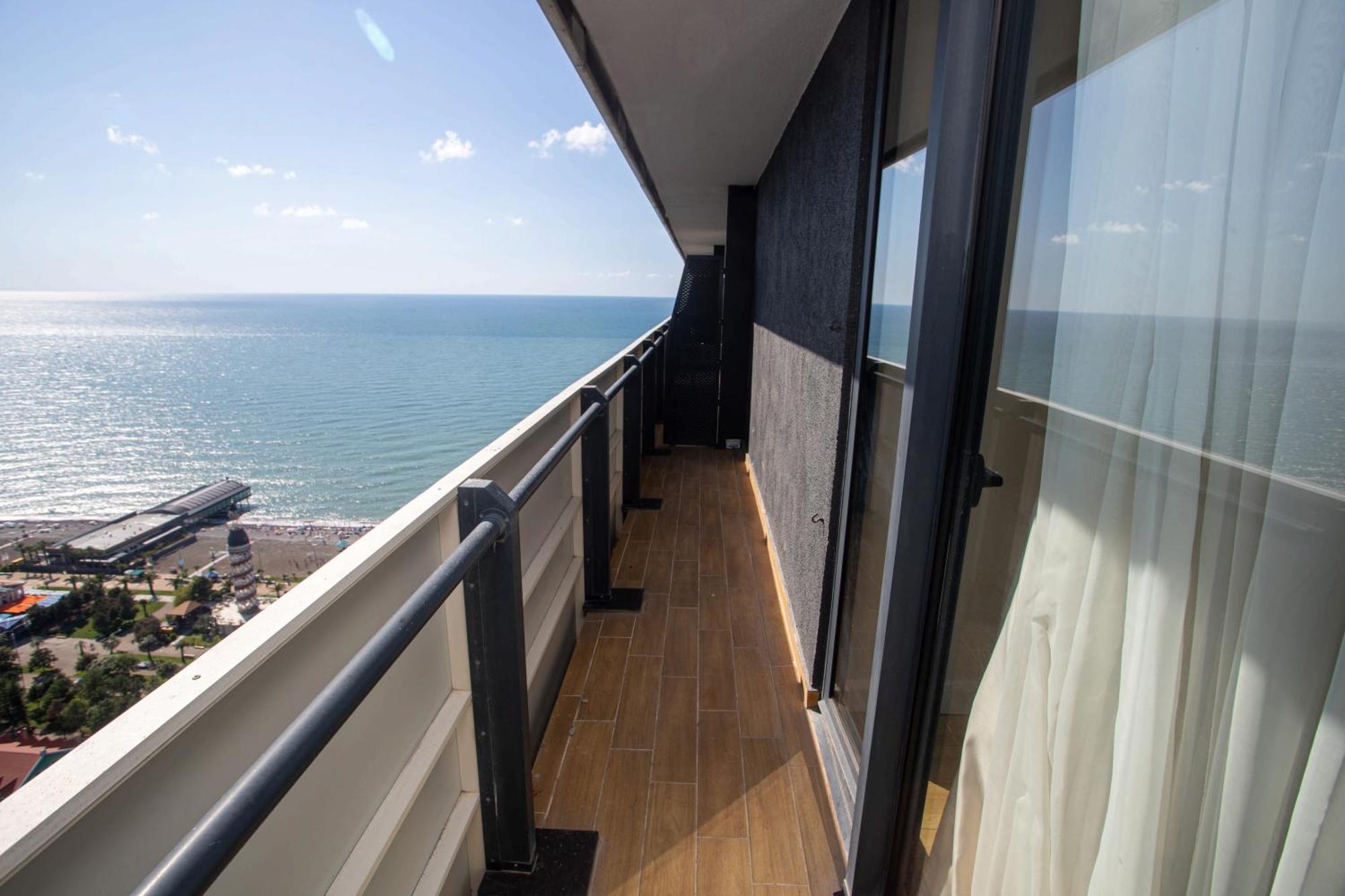 Luxsor & Gorgeous Sea Vlews Apartment Батуми Екстериор снимка
