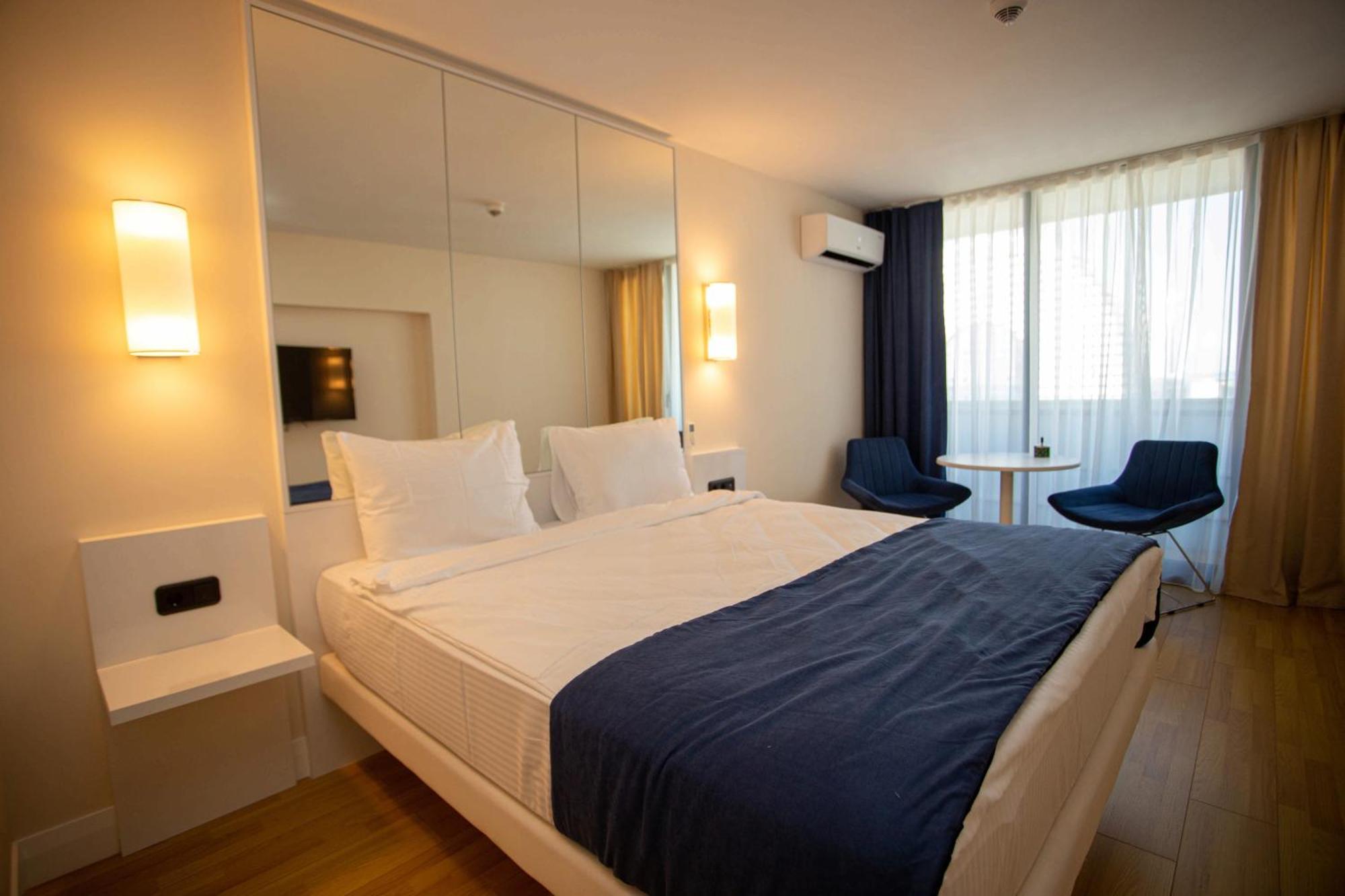 Luxsor & Gorgeous Sea Vlews Apartment Батуми Екстериор снимка