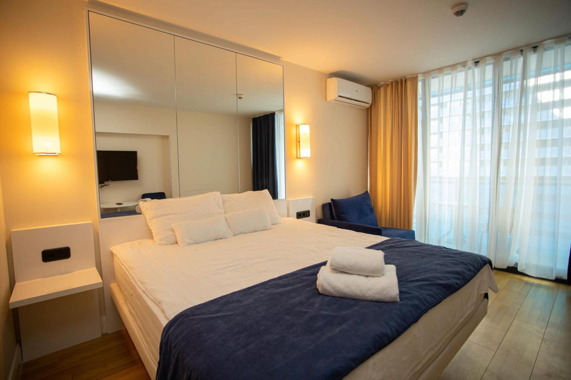 Luxsor & Gorgeous Sea Vlews Apartment Батуми Екстериор снимка